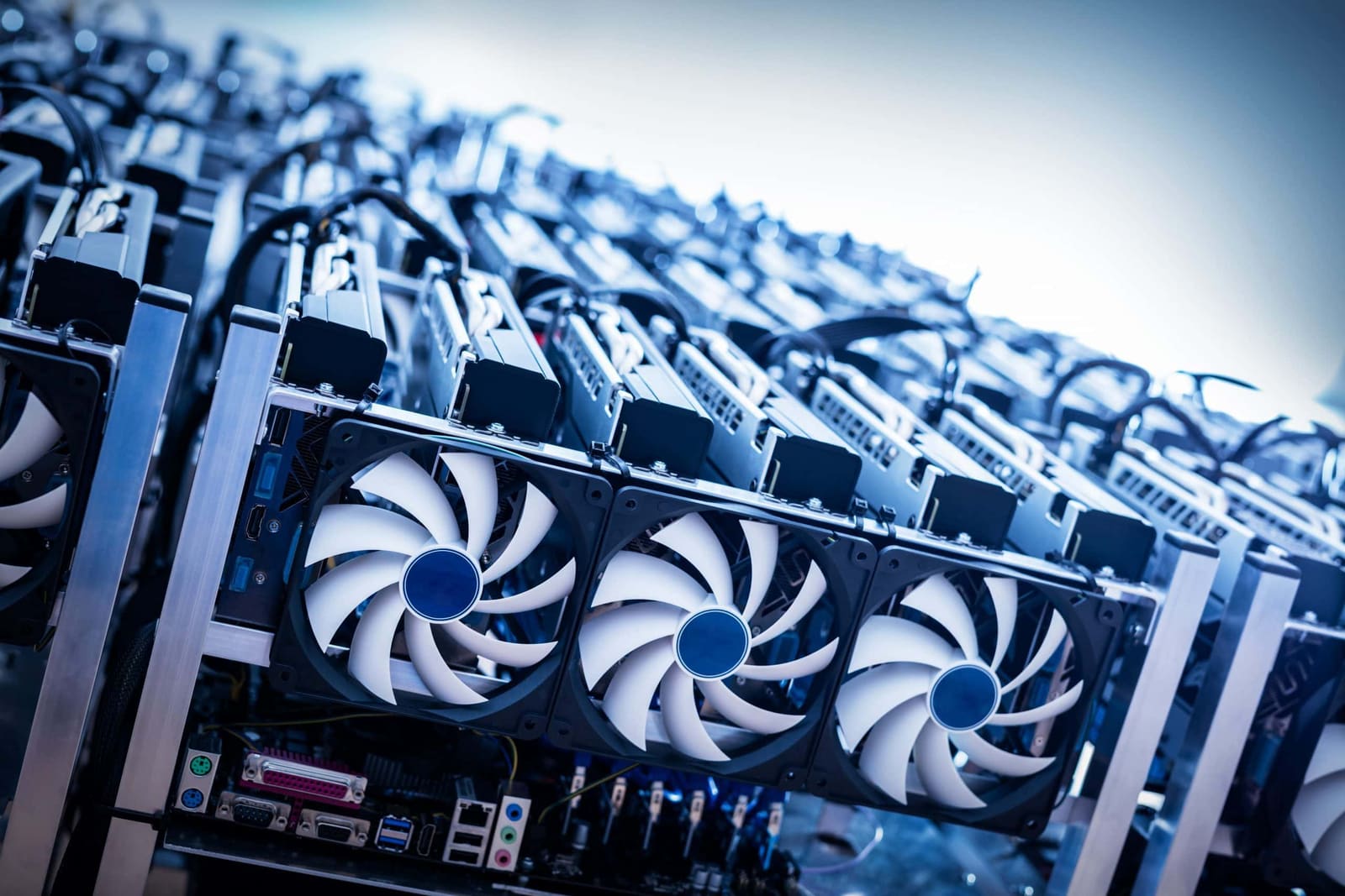 Miner sammeln seit Februar $600M an BTC an